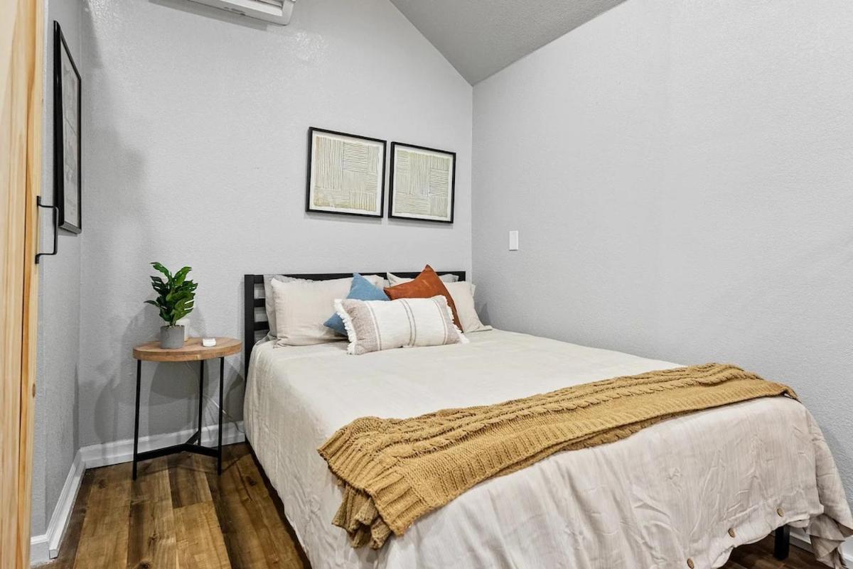 Tiny House With Private Outdoor Space Location *